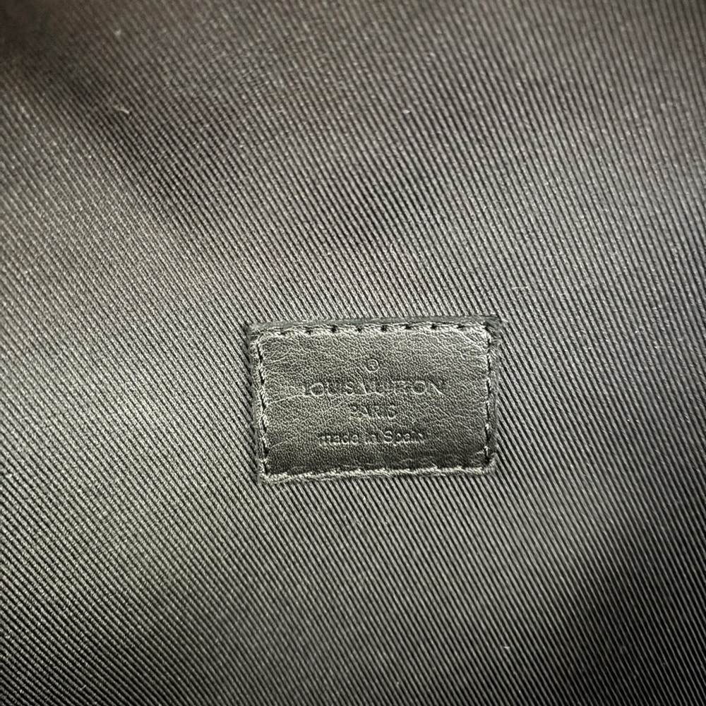 Louis Vuitton Discovery Bumbag PM Monogram Shadow - Picture 5 of 12